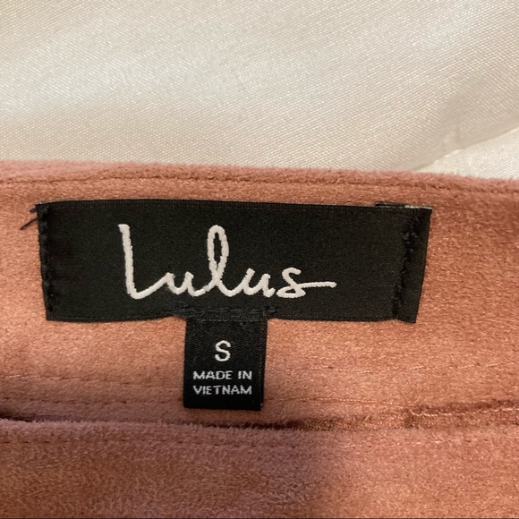 Lulu’s pink faux suede skirt - Picture 3 of 3